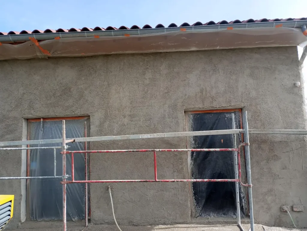 façade-pisé-projection-rénovation-finition-chaux-produits naturels-st astier