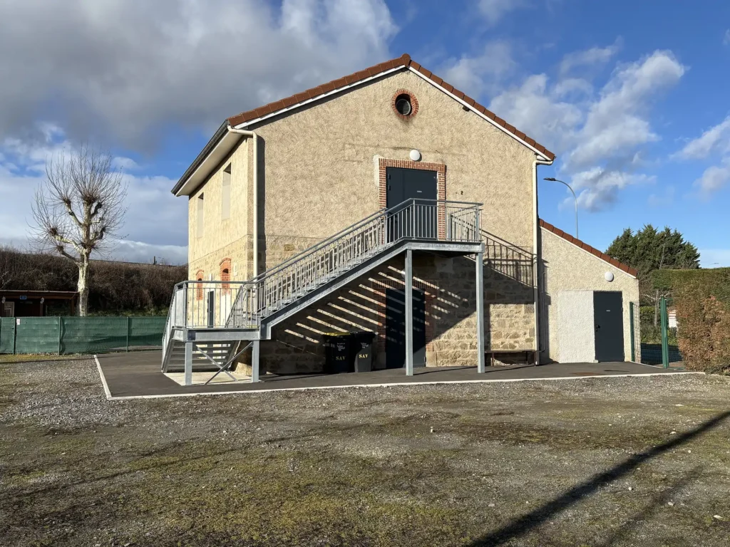 briques-renovation- st astier-chaux-reprise façade -sous œuvre-enduit-parement -vrd