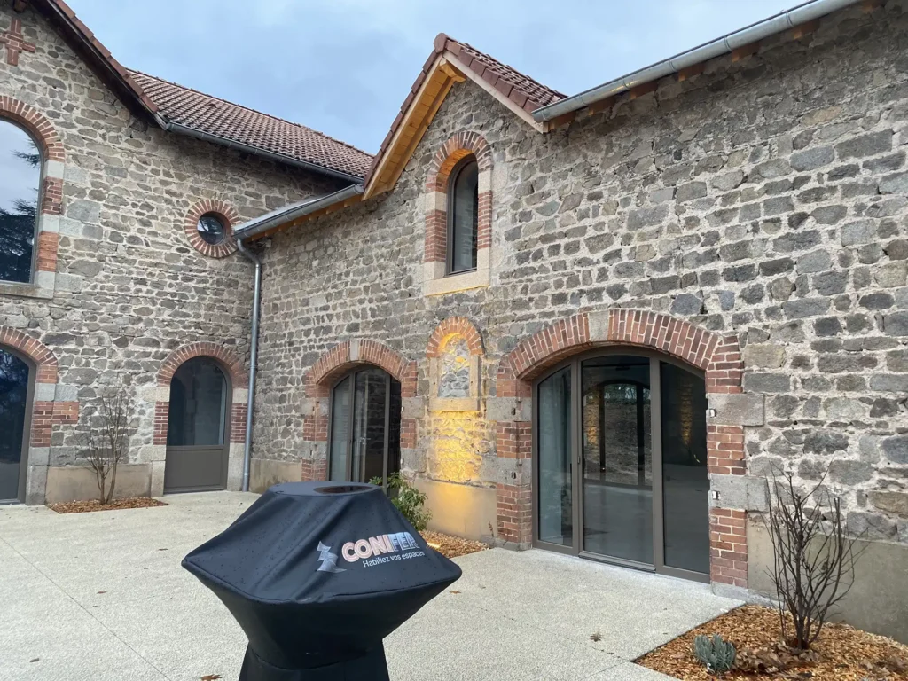 st astier-chaux-renovation lourde-ouverture grande taille-pierre taillée-brique vieillie-pierre